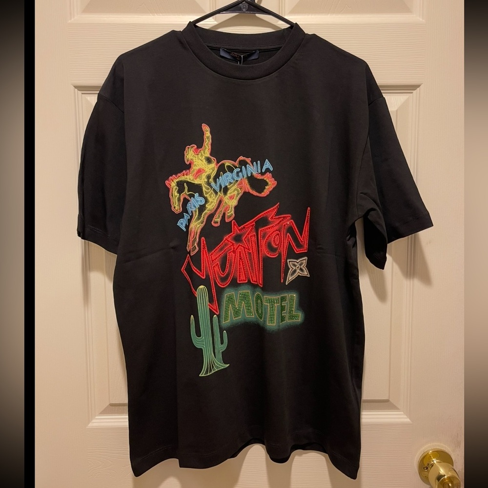 Black Graphic Tee Large